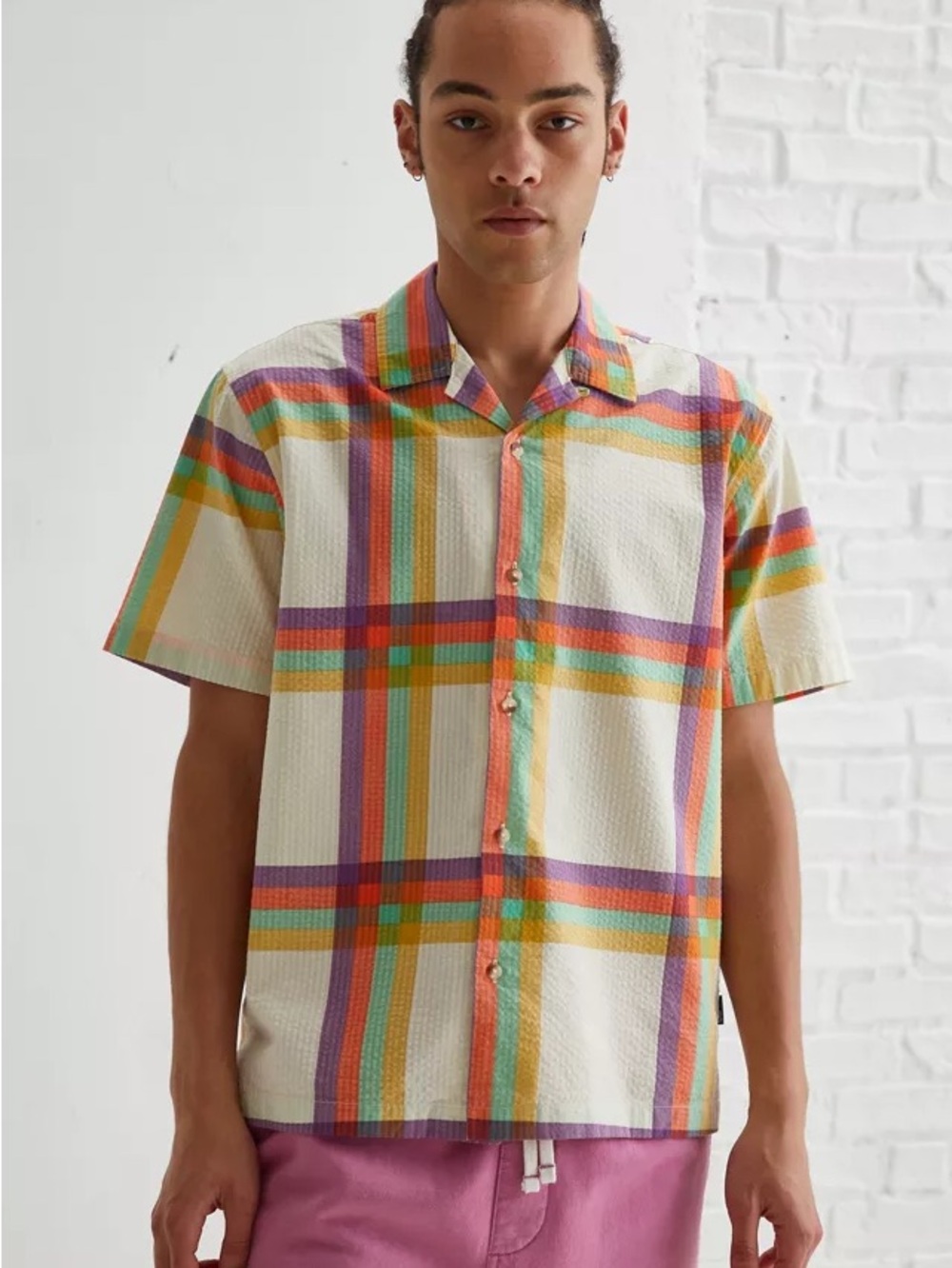 Urban Outfitters Men's Short-Sleeve Plaid Seersucker Button Down Shirt